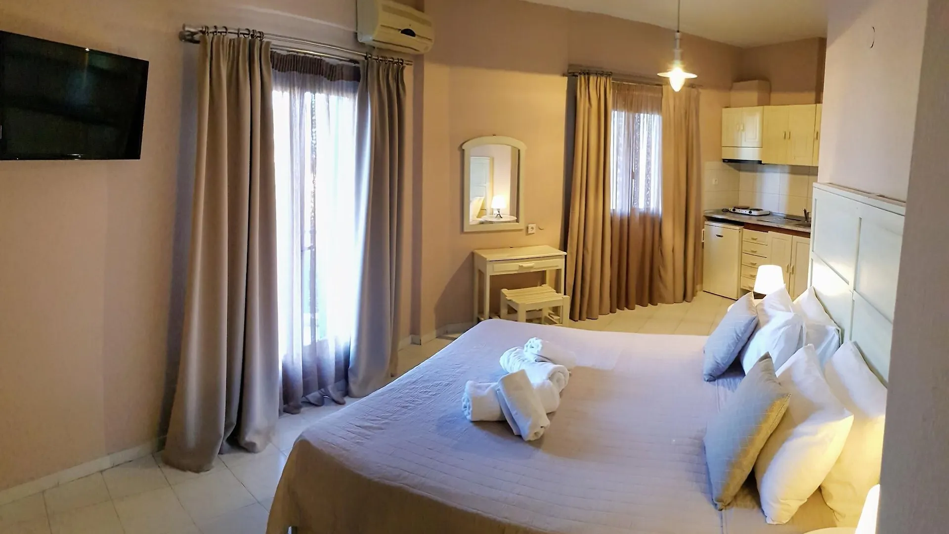 Anemos Hotel Polychrono