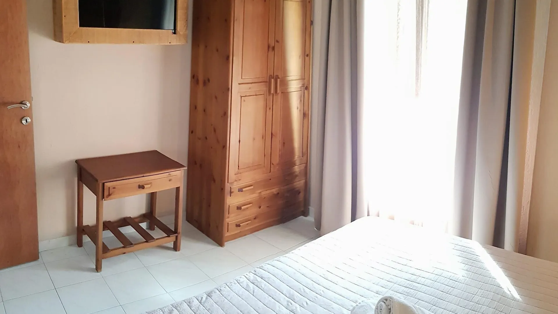 Anemos Hotel Полихроно