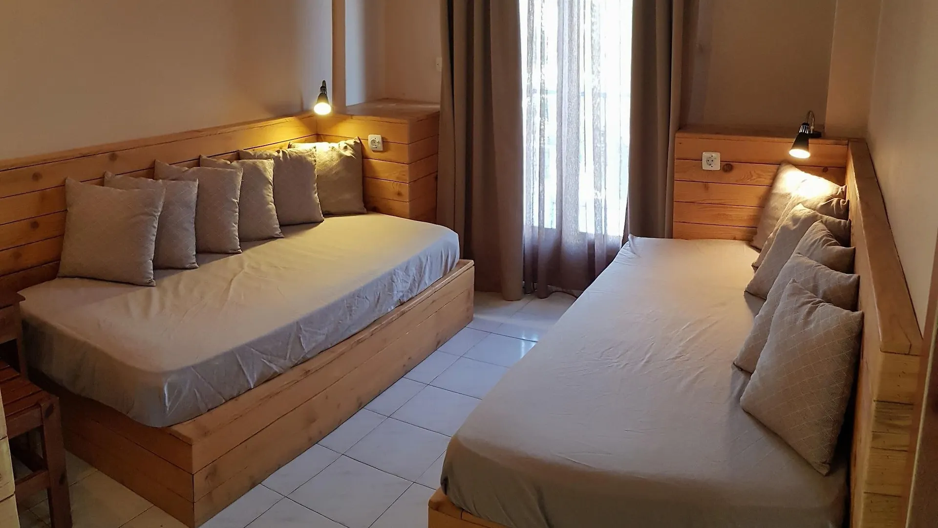 Anemos Hotel Полихроно